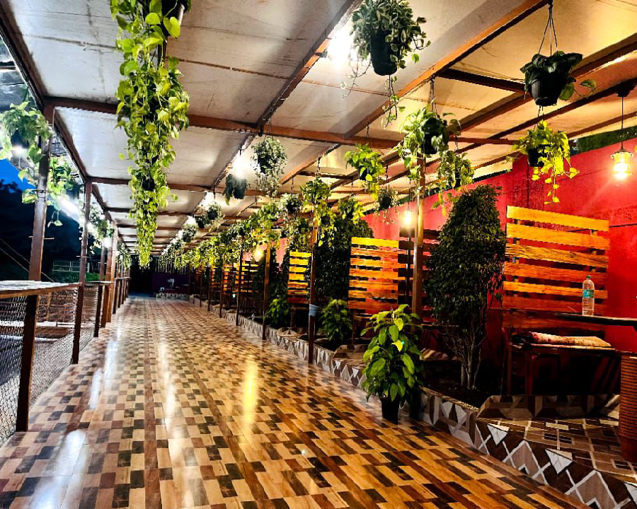 Resort in wai with cafeteria